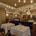 Отель Maritim Plaza Тирана