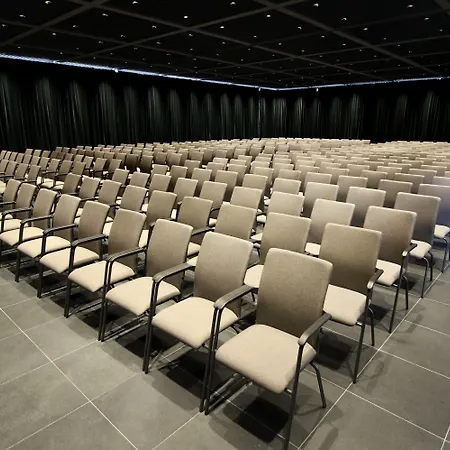 Hotel Maritim Plaza 5*