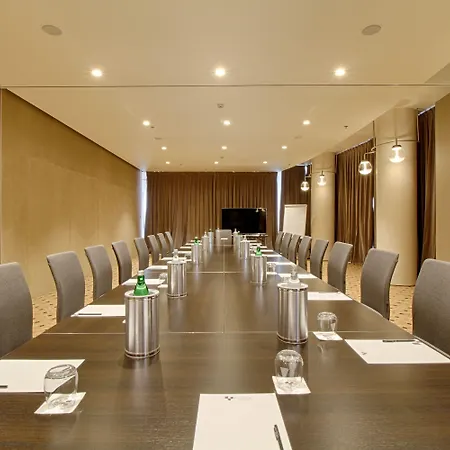 Maritim Plaza 5* Tirana