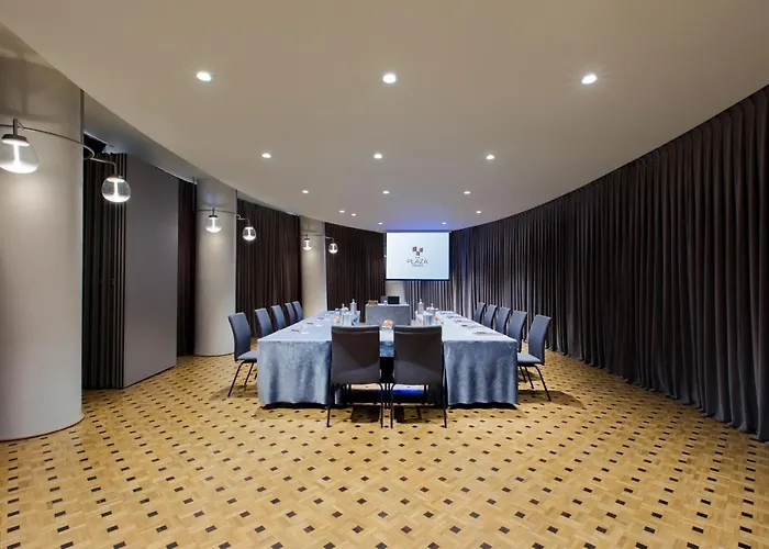 Otel Maritim Plaza Tiran